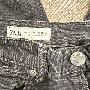 ZARA Black Barrel Jeans | Mid Rise Relaxed Fit | Women’s Size 0 (EUR 32)